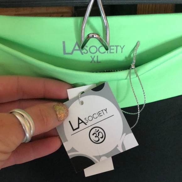 Workout Capris - Picture 2 of 4